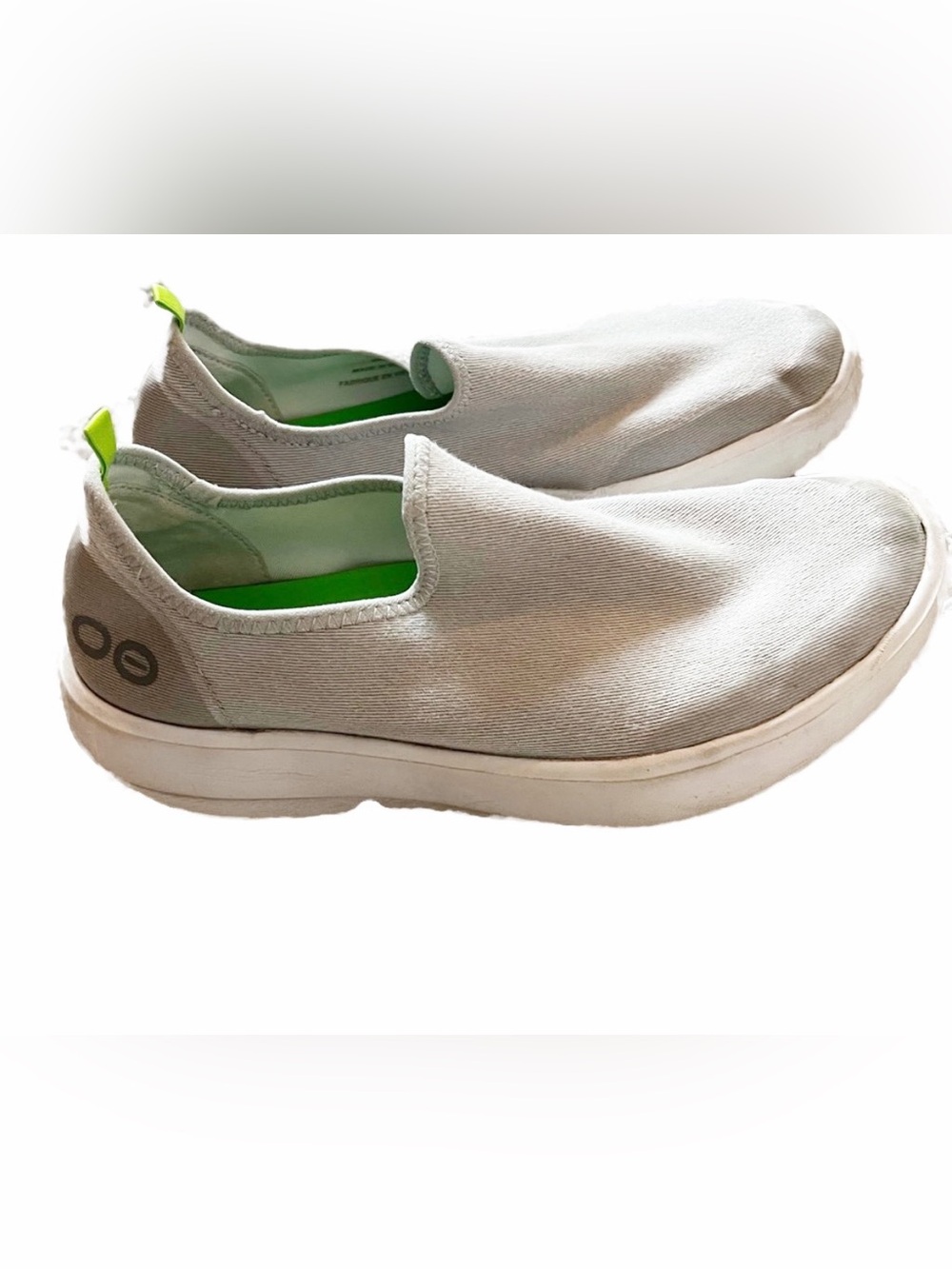 OOFOS WOMEN'S OOMG EEZEE LOW SHOE Size 8 Gray